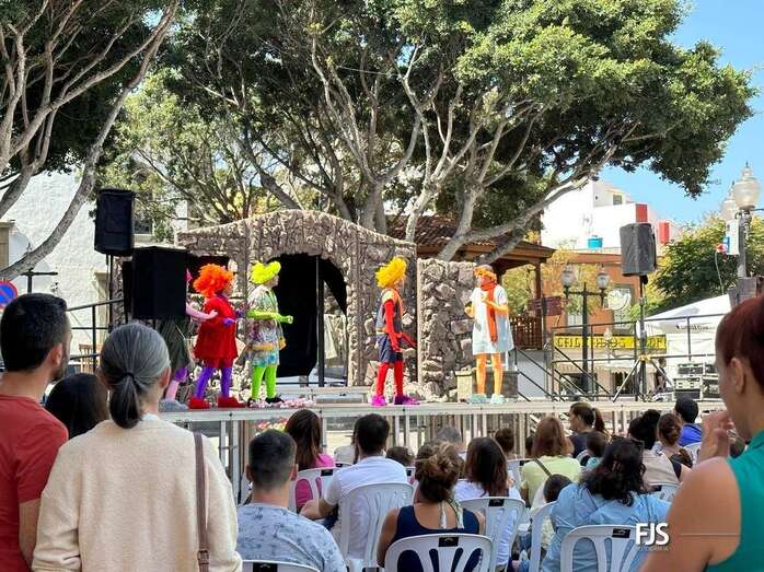 Imagen del espectáculo infantil de este mediodía en Los Llanos de Telde/FJS Fotografía.